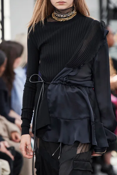 Look 97
